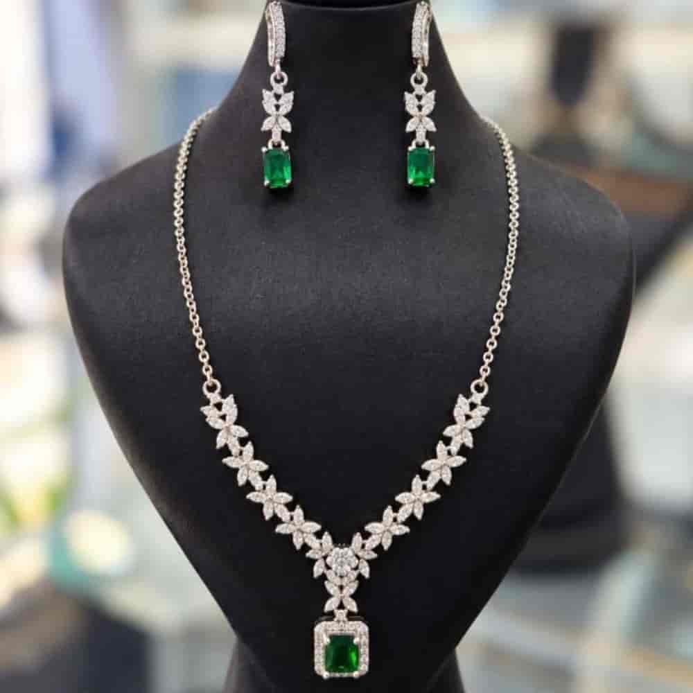 نیم‌ست مجلسی نگین سبز با طرح گل